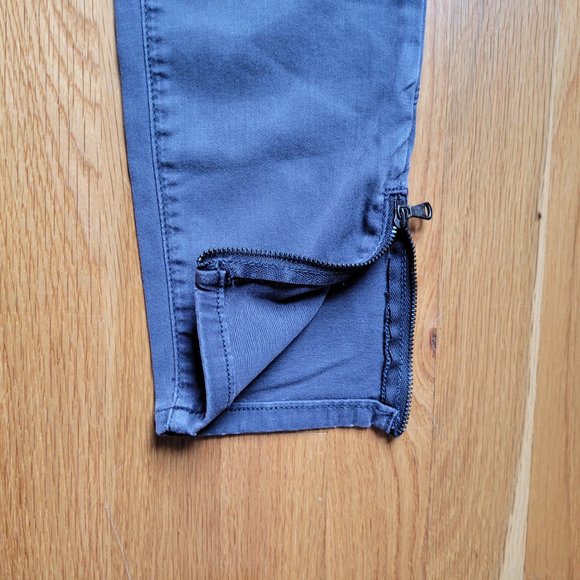 Blank NYC Gray Cargo Pants - Picture 5 of 5